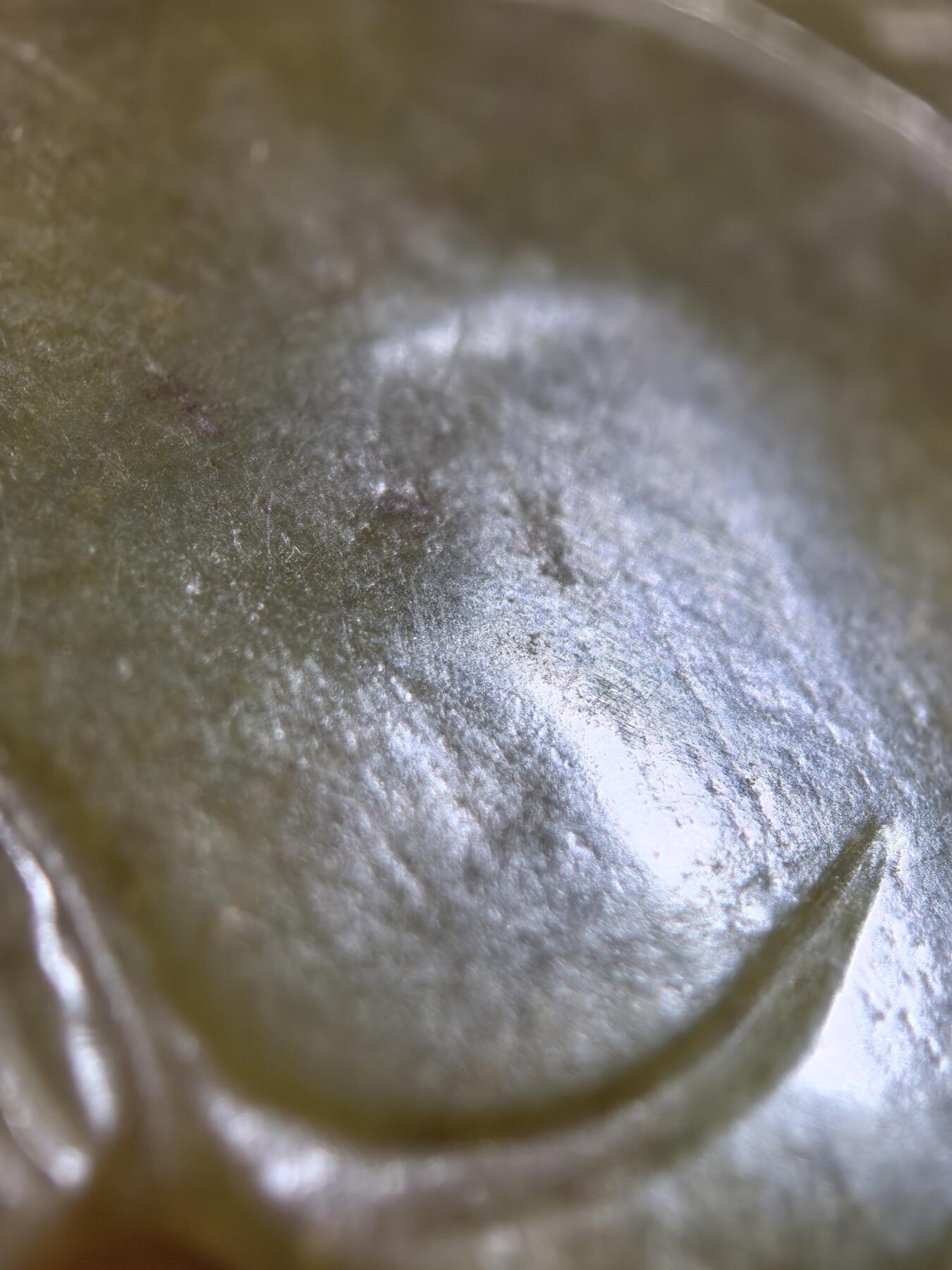 旧藏高古玉雕件 ​包浆浑厚，天然黄沁 ​尺寸:7.3*4.3*0.6cm ​克重:21.5g