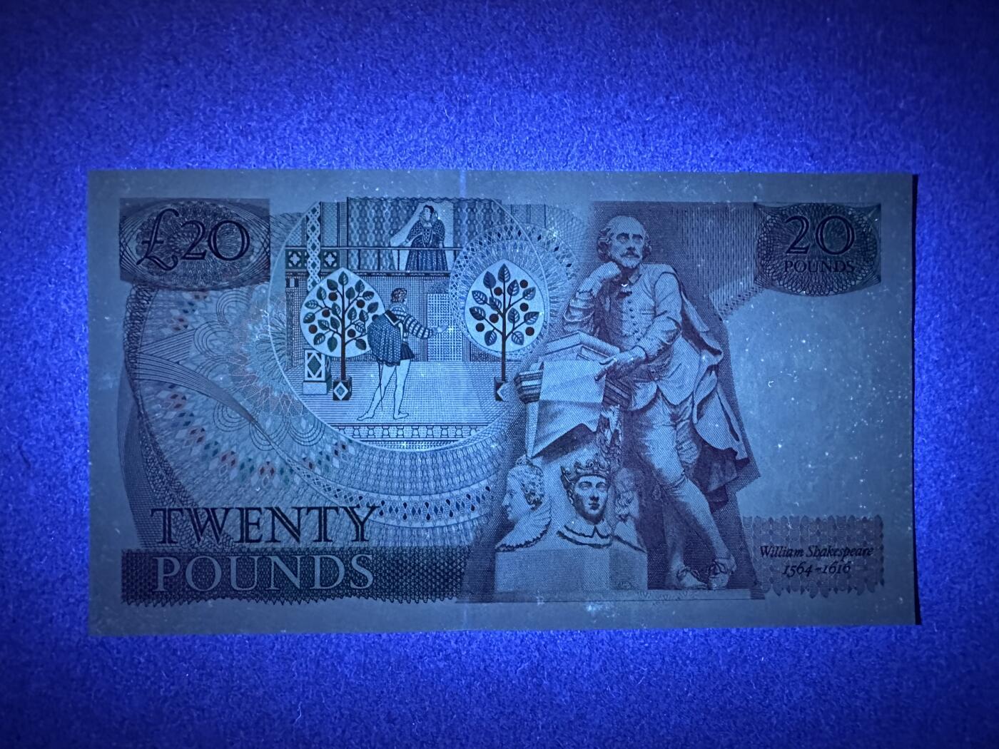 《张总收藏》166期-周日外币精品 英格兰20镑 UNC D序列莎翁水印 局部荧光 无4