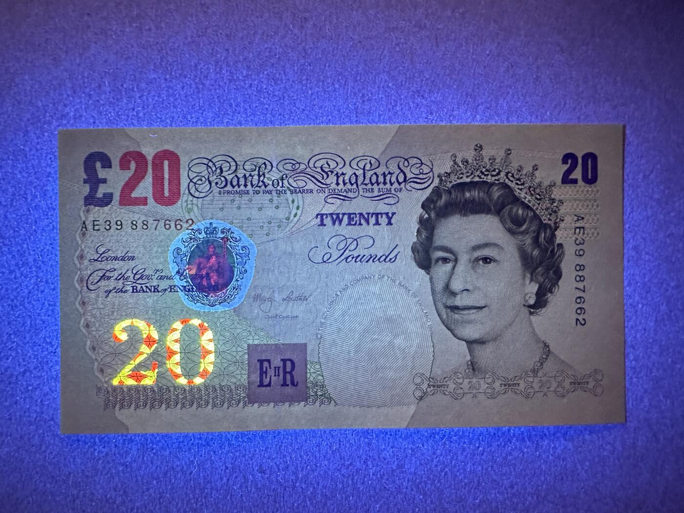 《张总收藏》166期-周日外币精品 英格兰20镑 UNC E序列再版 无4