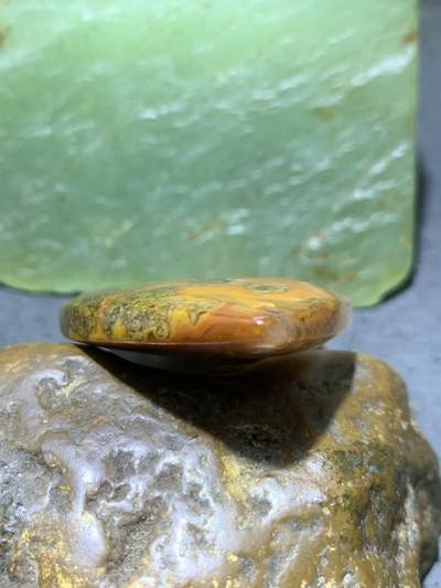 精美战国红玛瑙冰飘水滴形吊坠一个， 精美战国红玛瑙冰飘水滴形吊坠一个，