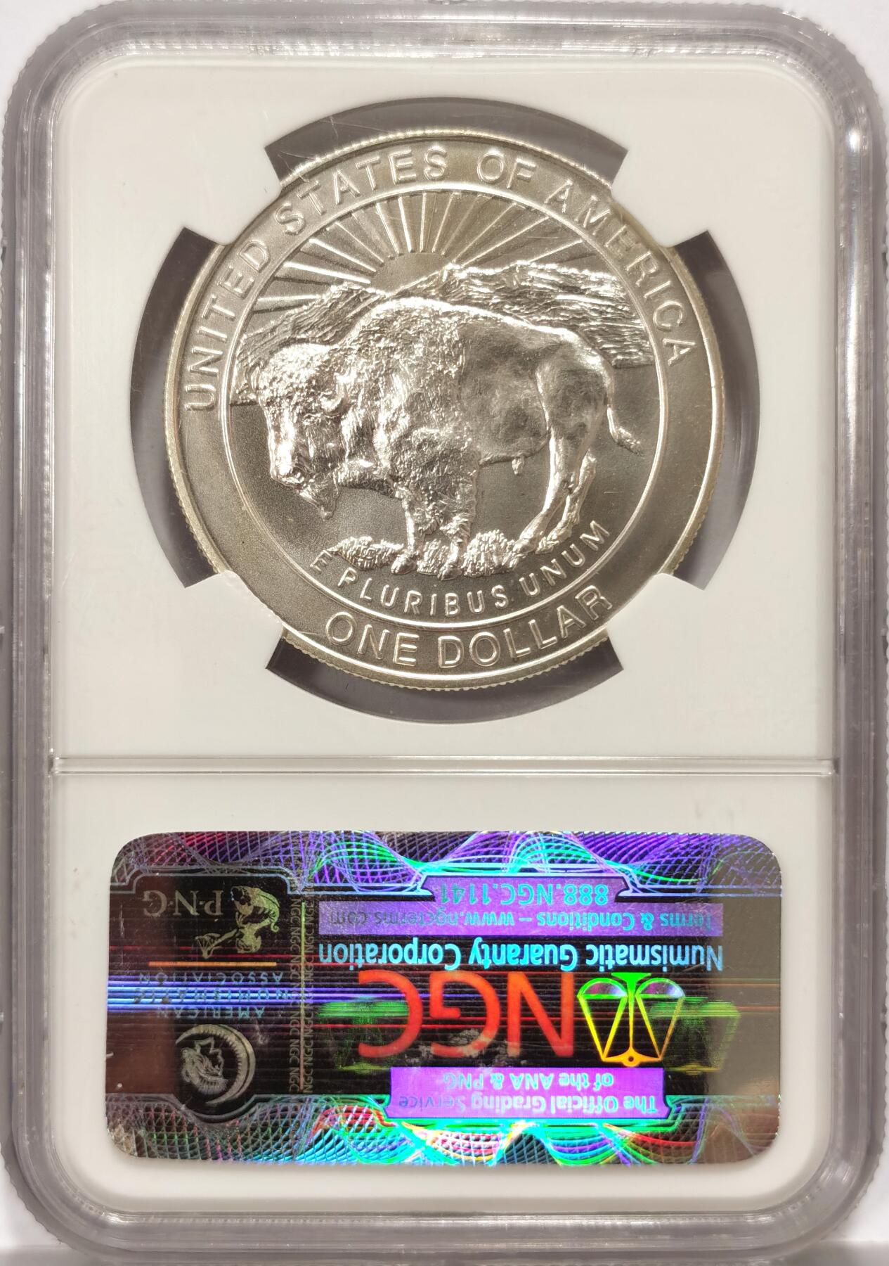博洋堂世界钱币拍卖第090期（全场包邮） 美国1999年黄石国家公园1美元纪念银币NGC-MS69，原汁原味老包浆，币面清爽干净又漂亮，打制精美，状态极佳