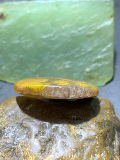 精美战国红玛瑙冰飘水滴形吊坠一个， 精美战国红玛瑙冰飘水滴形吊坠一个，