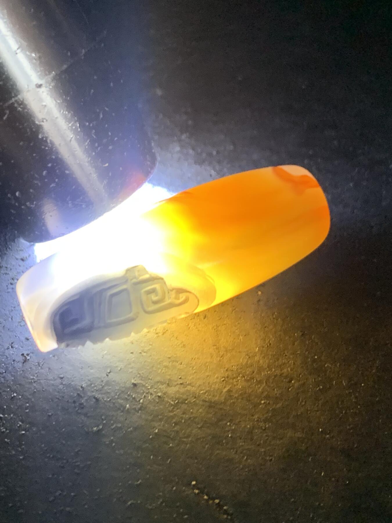 精美亚光高玉化巴西玛瑙手工俏色巧雕复古面具桶珠一个