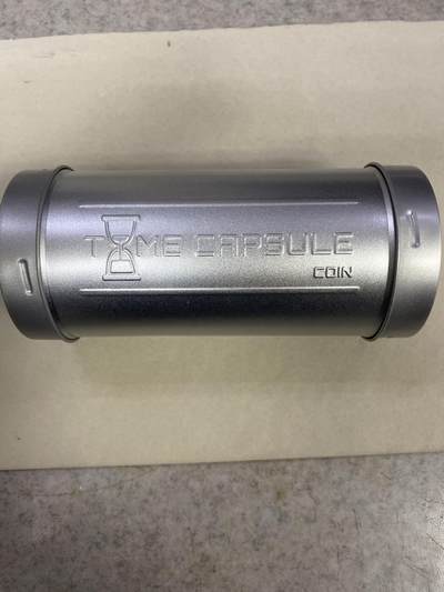 康怡轩钱币【以色列+葡萄牙+库克+澳大利亚+芬兰】第251003期  2017年库克群岛发行时空胶囊5库克元曲面方形纪念银币  1枚