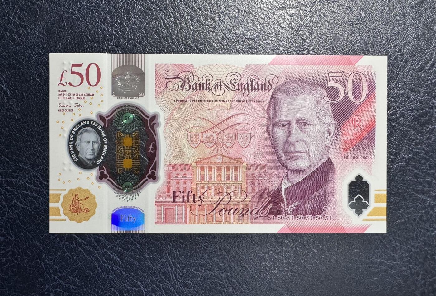 收藏联盟Quantum Auction 第374期拍卖  英国2025年50镑 品相全新UNC 号码无4 AJ冠 查理三世国王