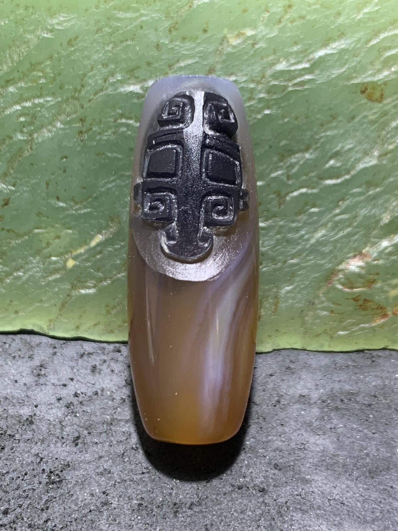 精美亚光高玉化巴西玛瑙手工俏色巧雕复古面具桶珠一个