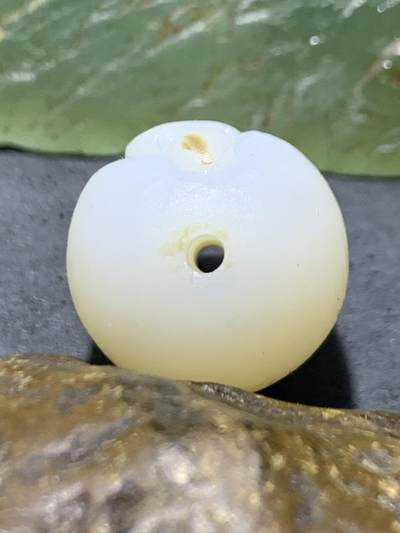 精美亚光高玉化海洋玉髓手工俏色巧雕无相佛桶珠一个！ 精美亚光高玉化海洋玉髓手工俏色巧雕无相佛桶珠一个！