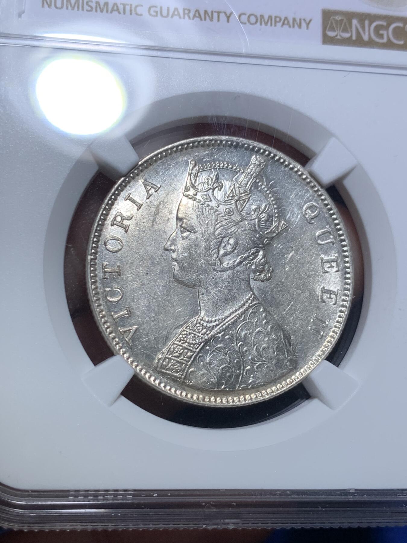 《竞宝斋》第305场   周日，周一 2场连拍 （全场包邮） NGC AU58 印度1862年维多利亚卢比银币 首年版，光度很好。