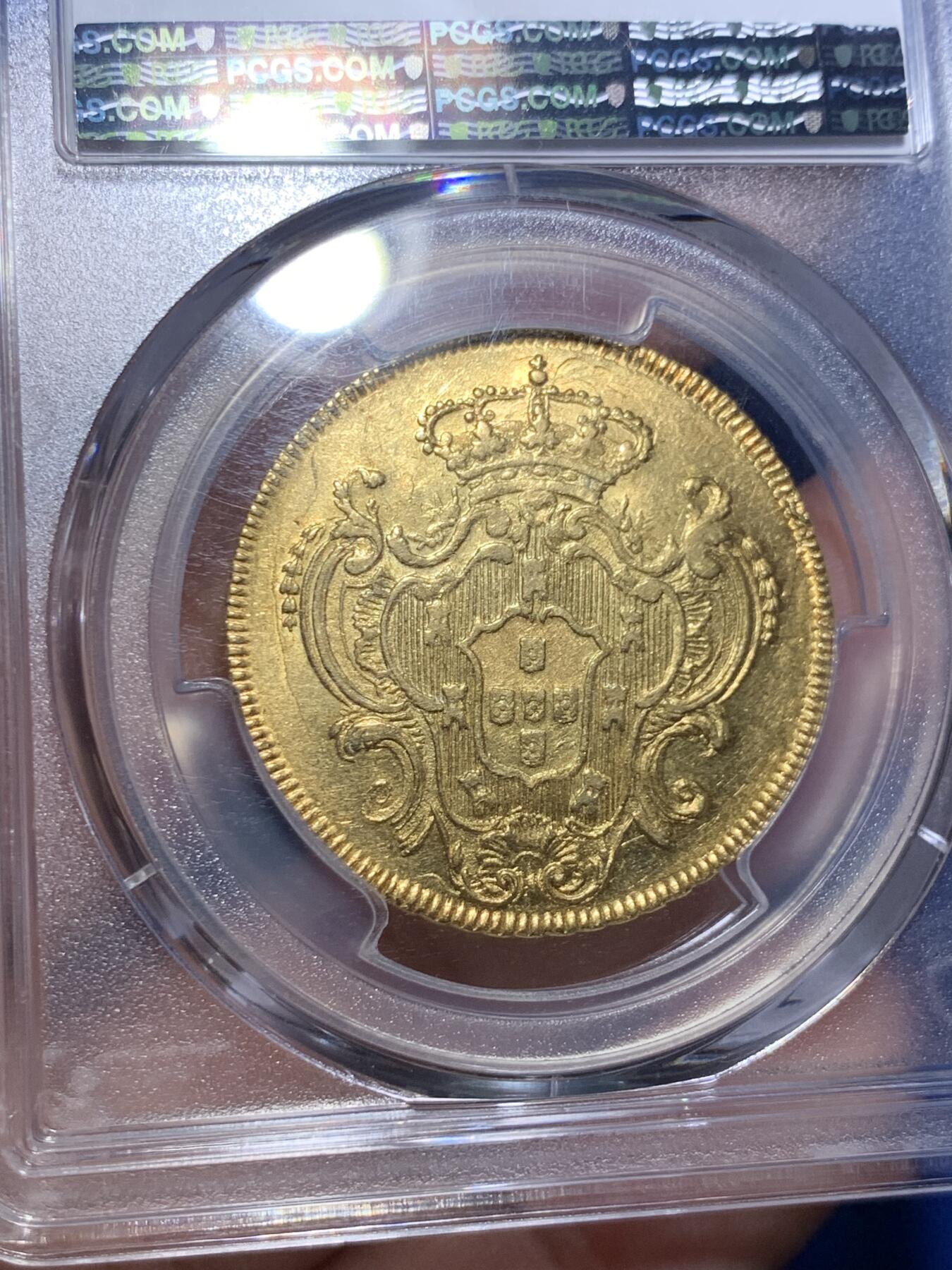 《竞宝斋》第305场   周日，周一 2场连拍 （全场包邮） PCGS AU55 1794年葡属巴西6400R大金币 首位葡萄牙女王玛丽亚一世 金光耀眼 直径大 非常漂亮  14.34g 917金