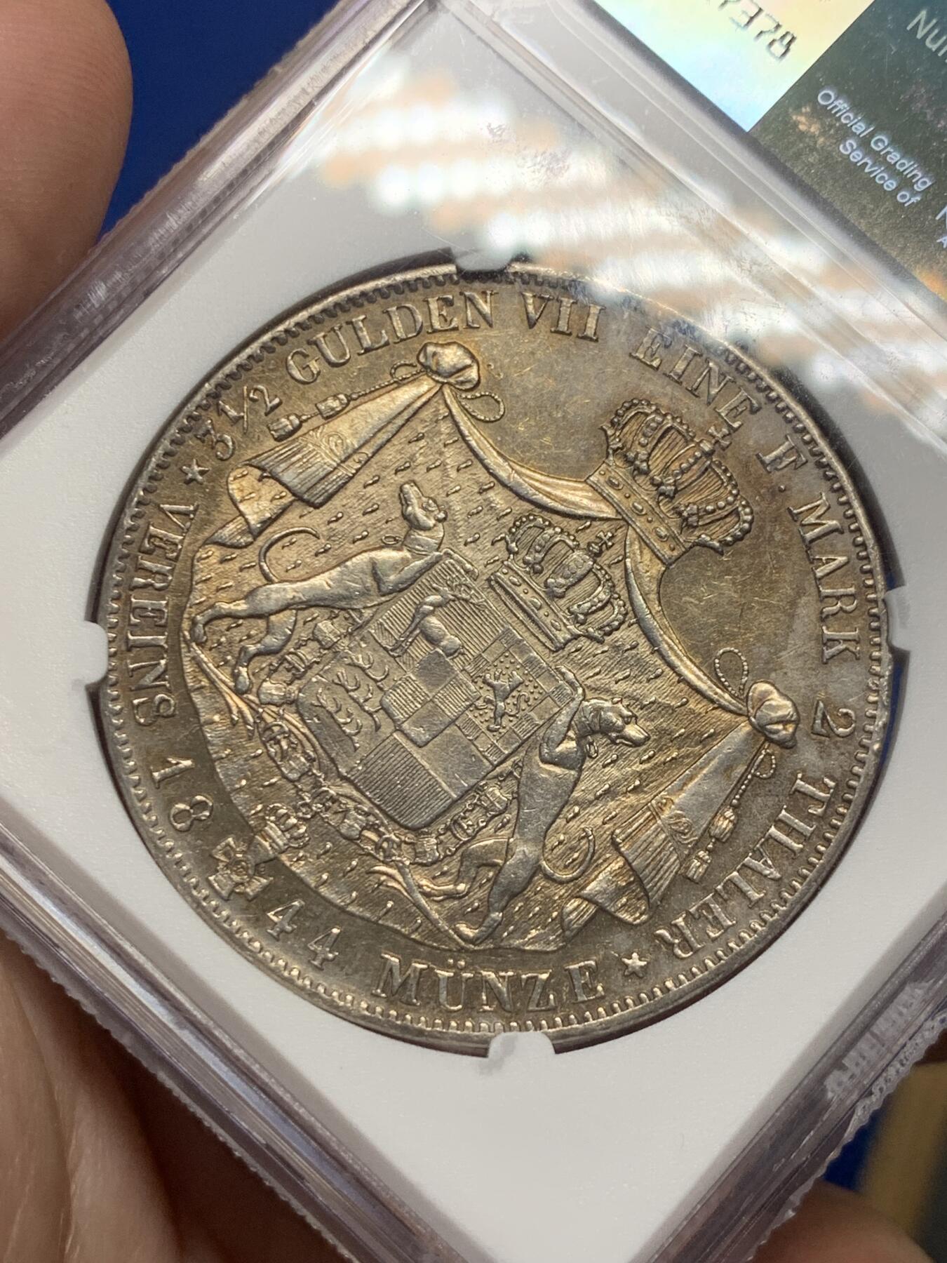 《竞宝斋》第305场   周日，周一 2场连拍 （全场包邮） 稀少 NGC AU58 德国 1844  霍亨索伦 2泰勒银币 大银币 资料显示3000枚的发行量 可见难得