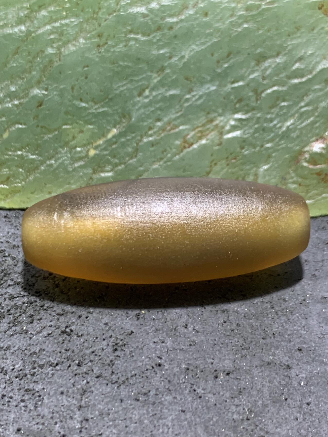 精美亚光高玉化巴西玛瑙手工俏色巧雕招财龙鱼桶珠一个！