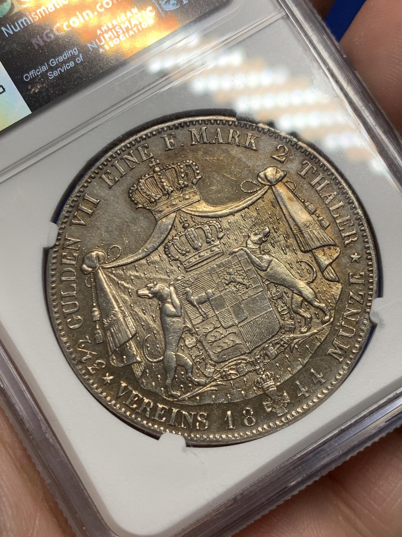 《竞宝斋》第305场   周日，周一 2场连拍 （全场包邮） 稀少 NGC AU58 德国 1844  霍亨索伦 2泰勒银币 大银币 资料显示3000枚的发行量 可见难得