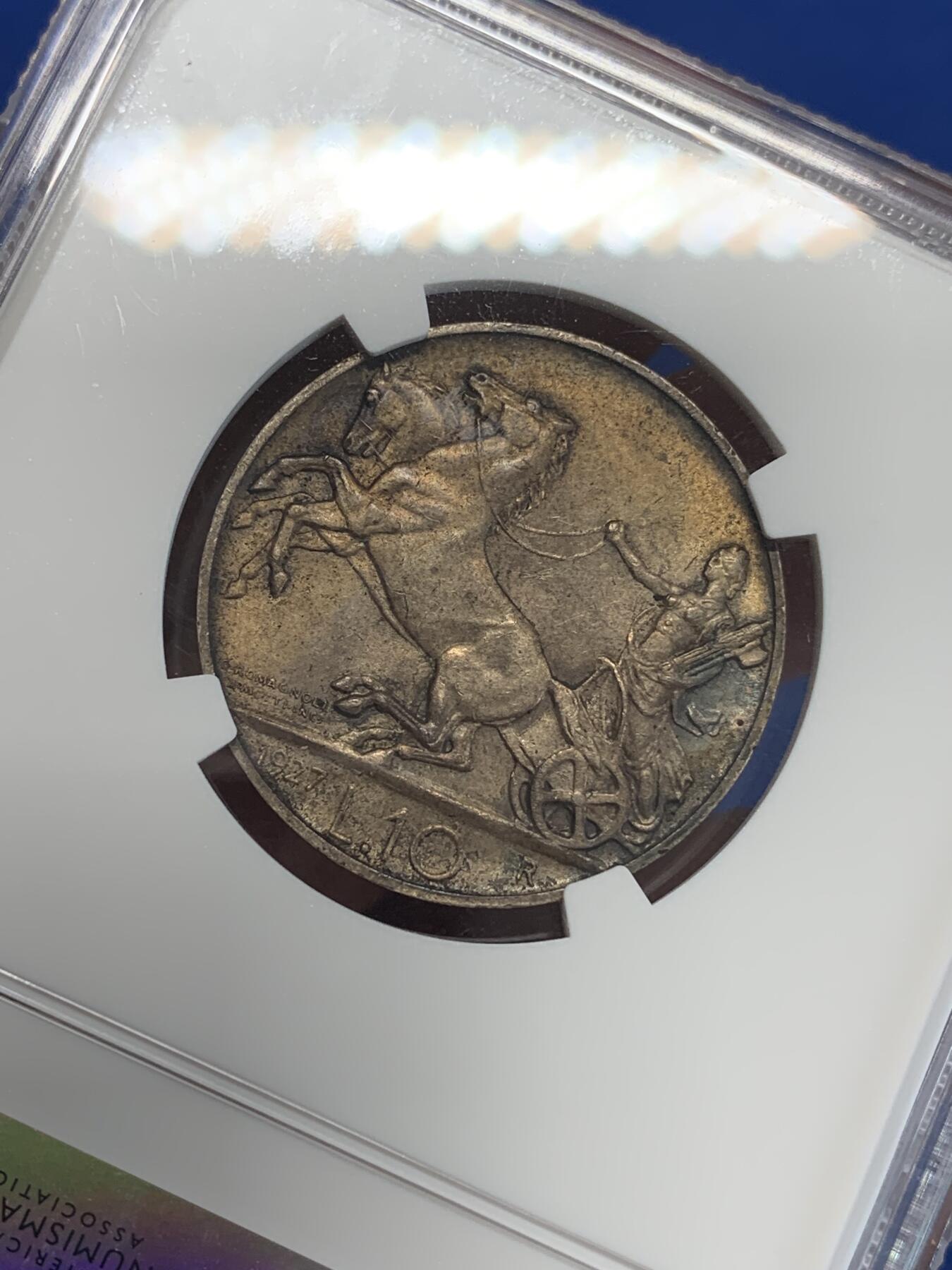 《竞宝斋》第306场   周日，周一 2场连拍 （全场包邮） NGC AU58 意大利1927年马车10里拉银币 底板丝滑，细节具在，起码是ms的状态，因为包浆较为厚重，严评了