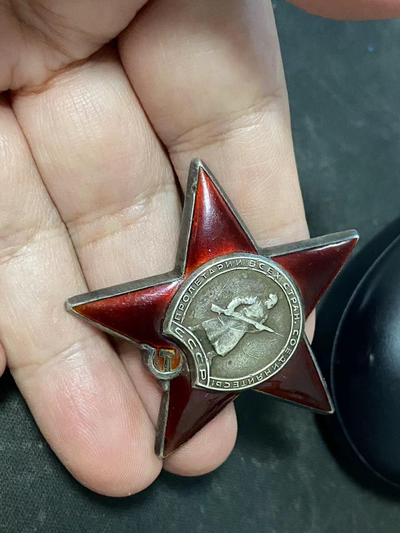 苏联勋章奖章拍卖9月20日晚上九点结束在麦稀奇 本次有佣金 苏联二战红星勋章 1731165 好品无磕碰 佩戴痕迹 Пискун Степан Иосифович 迫击炮团迫击炮手 强渡奥德河 积弊15 2轻机 2大口径