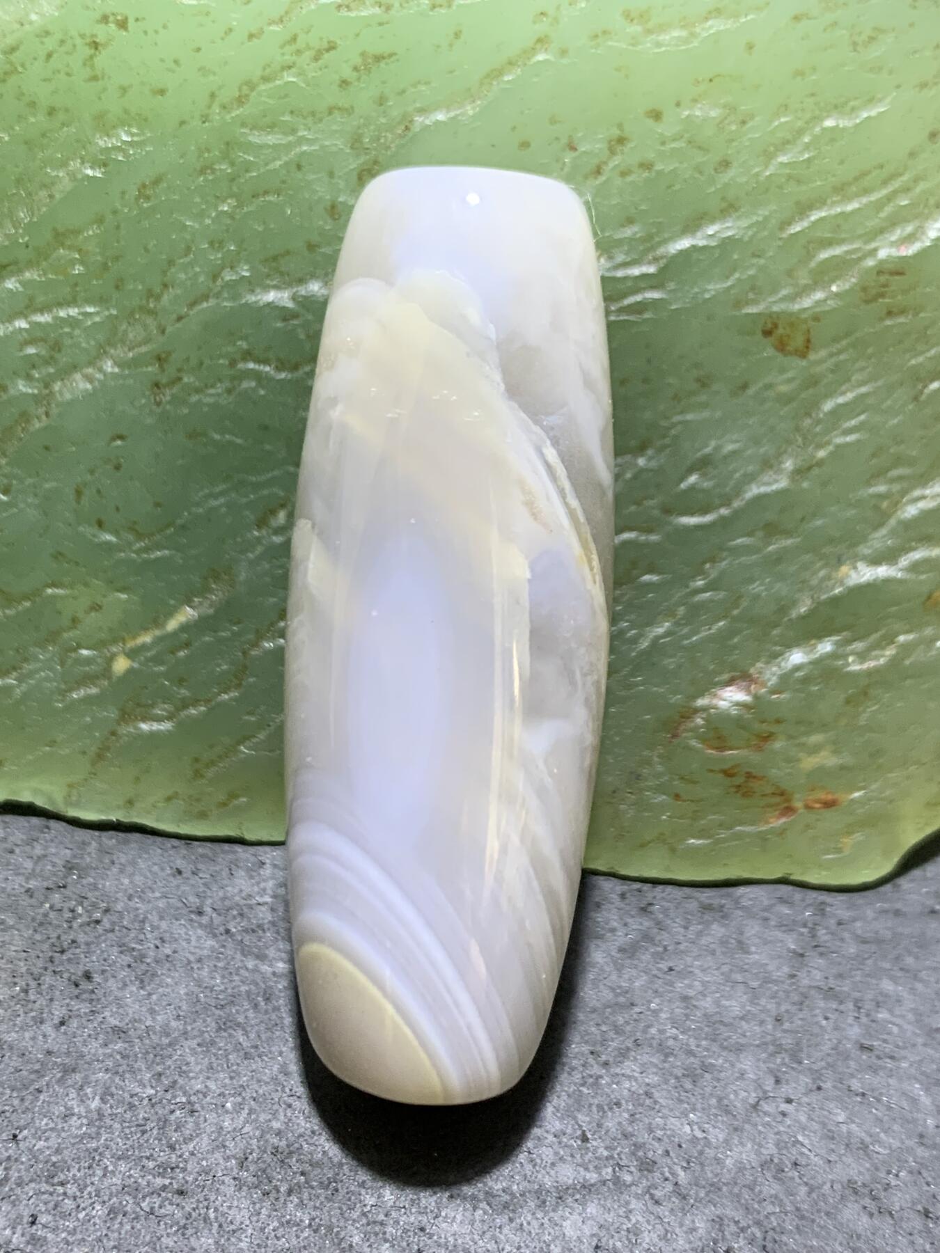 精美高玉化祥云纹冰飘缠丝玛瑙桶珠一颗，