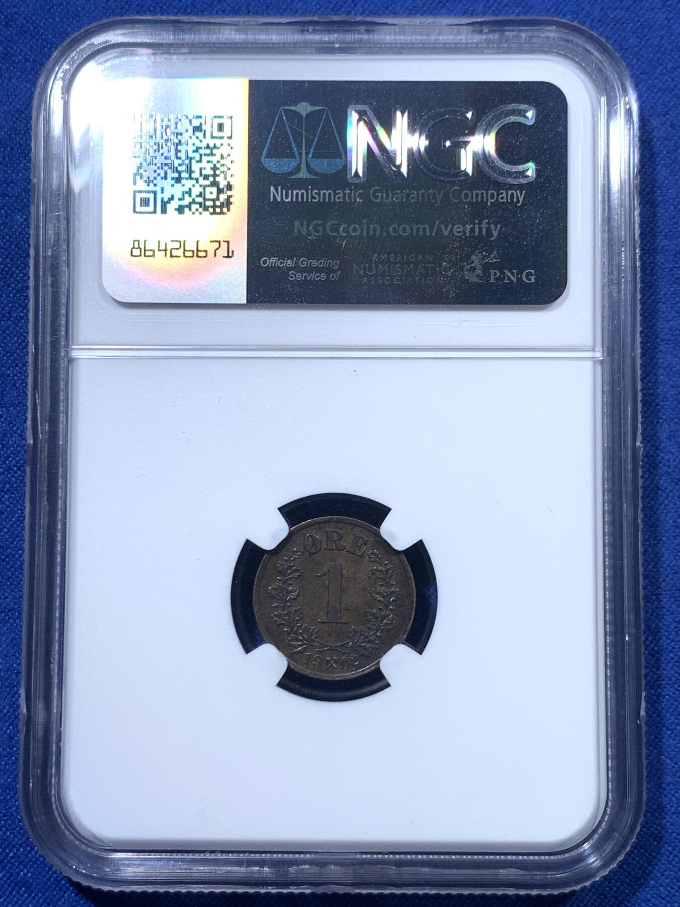 《竞宝斋》第306场   周日，周一 2场连拍 （全场包邮） 两枚一组 NGC AU55BN 挪威老铜币 都是较少见年份 单买通货都需200+一个，1欧尔到了这个状态更是凤毛麟角，北欧收藏佳品！