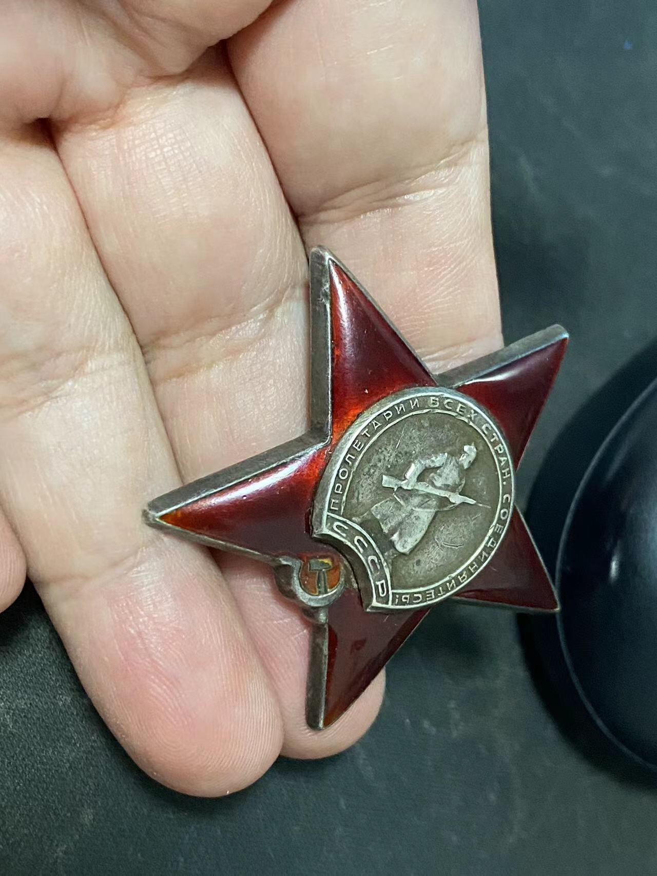 苏联勋章奖章拍卖9月20日晚上九点结束在麦稀奇 本次有佣金 苏联二战红星勋章 1731165 好品无磕碰 佩戴痕迹 Пискун Степан Иосифович 迫击炮团迫击炮手 强渡奥德河 积弊15 2轻机 2大口径