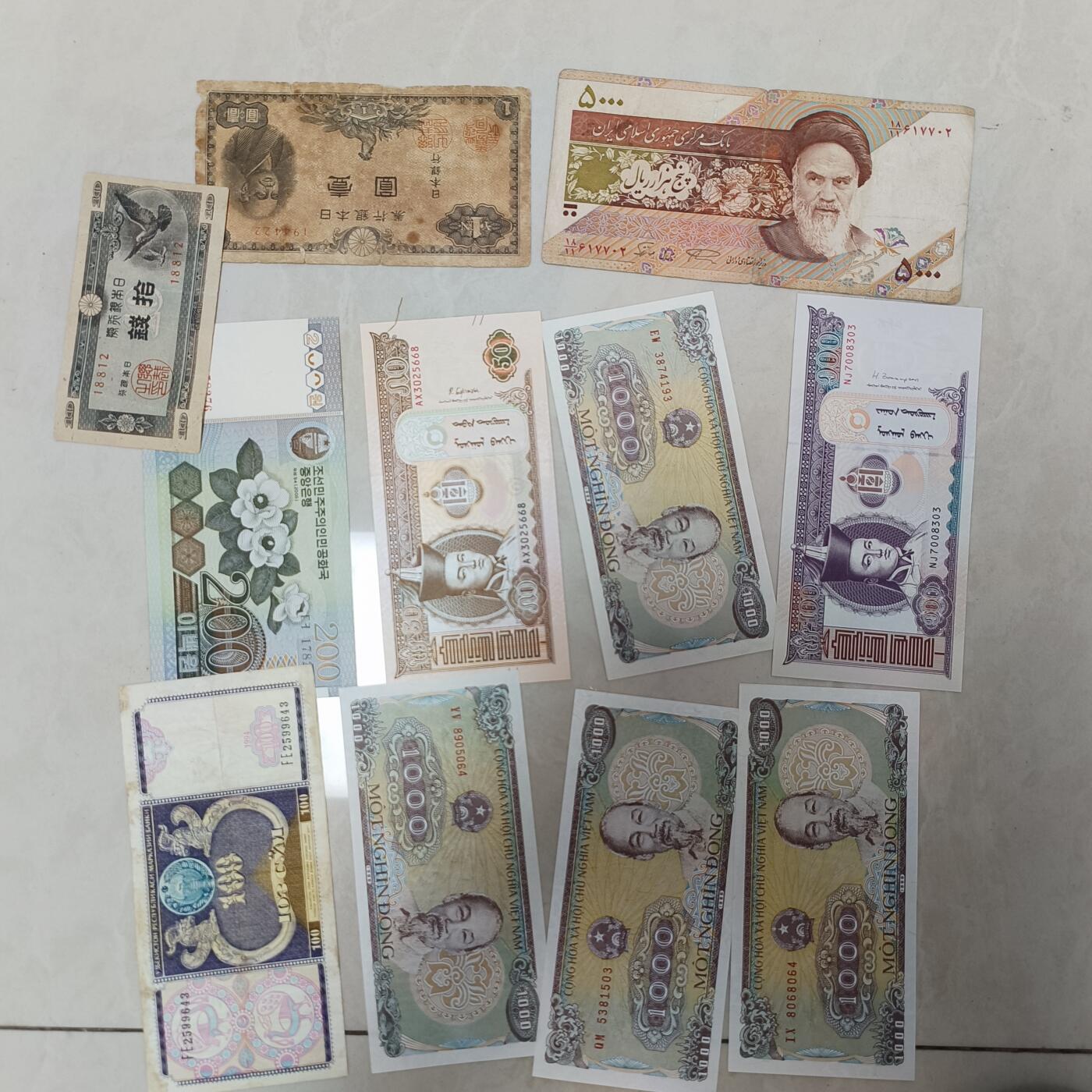 第696期 纸币专场 （无押金，捡漏，全场50包邮，偏远地区除外，接收代拍业务，本店十天发一次货） 纸币一堆