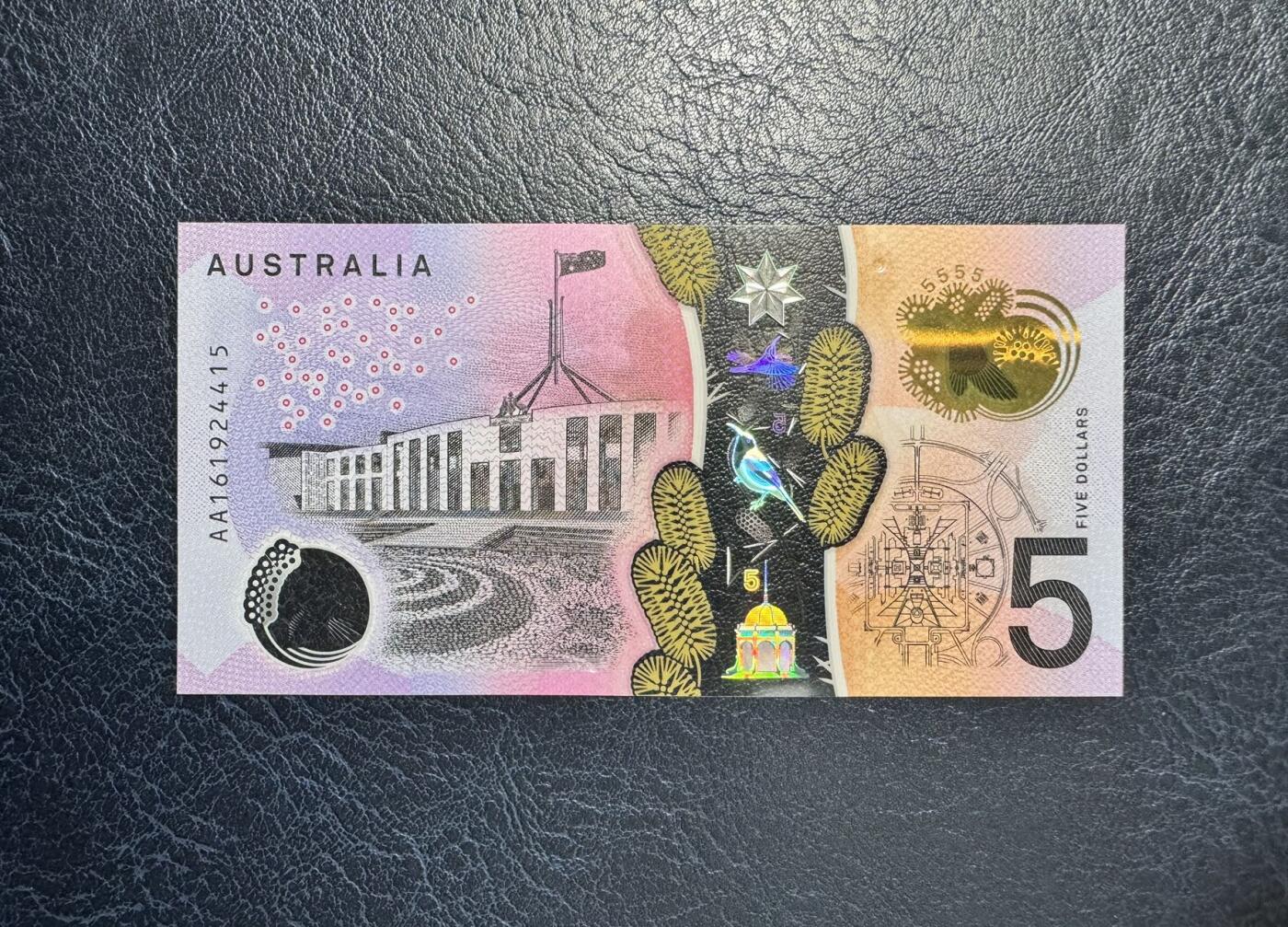 收藏联盟Quantum Auction 第375期拍卖  澳大利亚2016年5元首发AA冠 品相全新UNC