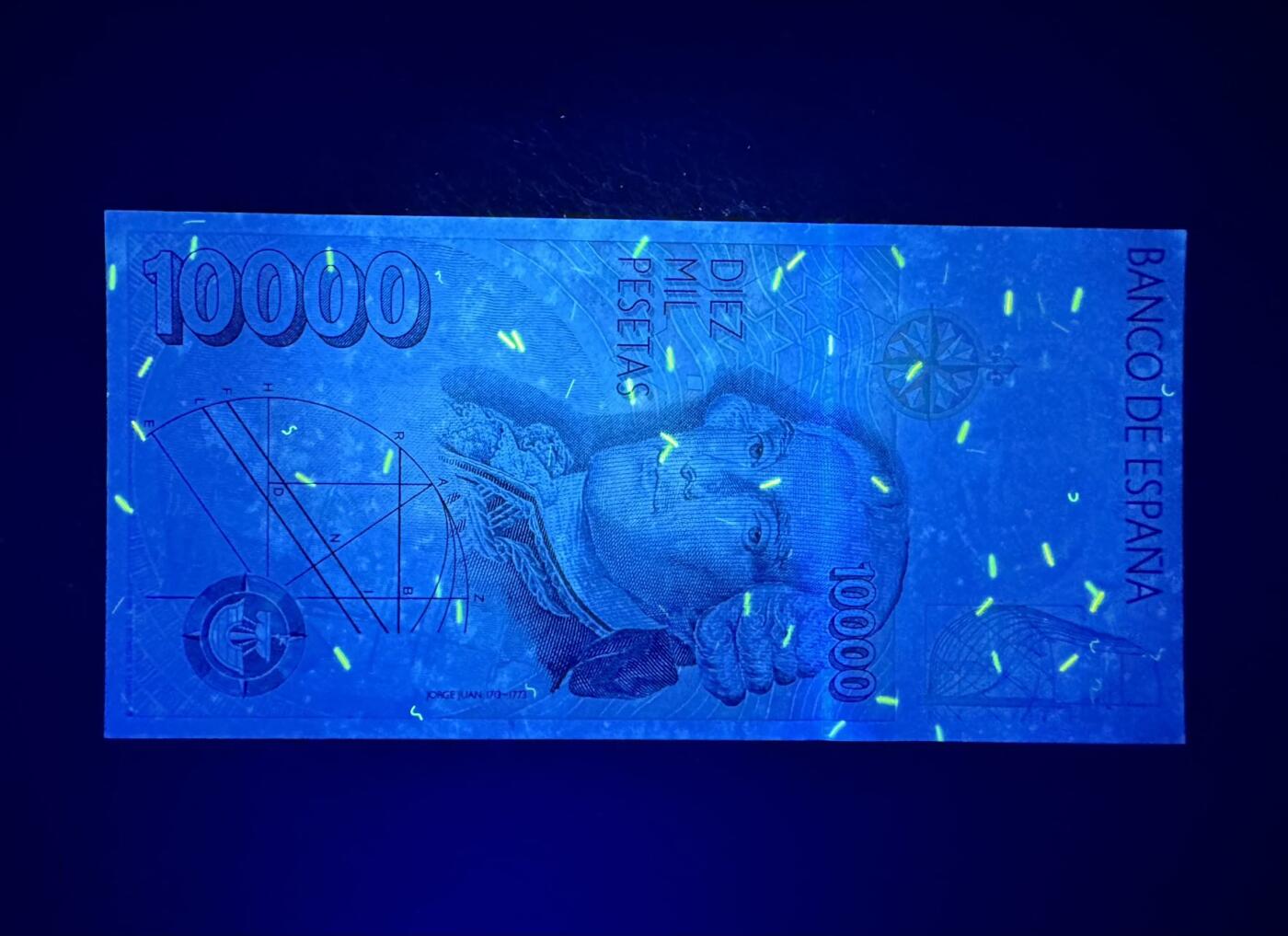 收藏联盟Quantum Auction 第375期拍卖  西班牙1992年10000比塞塔 品相UNC-  潮斑和边角瑕疵
