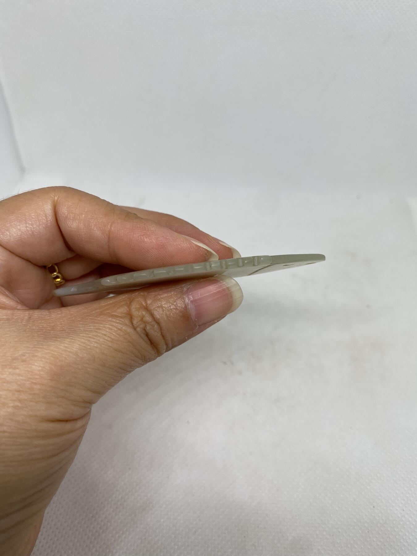 老玉鱼挂件，尺寸6.9厘米，品相如图，200包快递