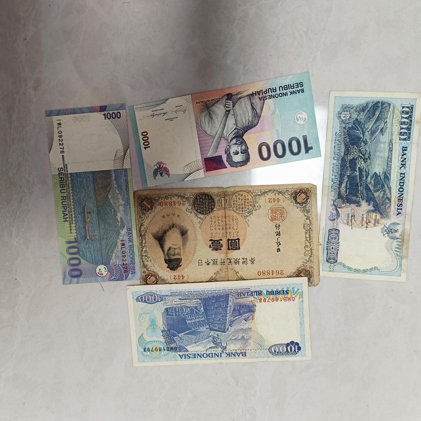 第696期 纸币专场 （无押金，捡漏，全场50包邮，偏远地区除外，接收代拍业务，本店十天发一次货） 纸币一组