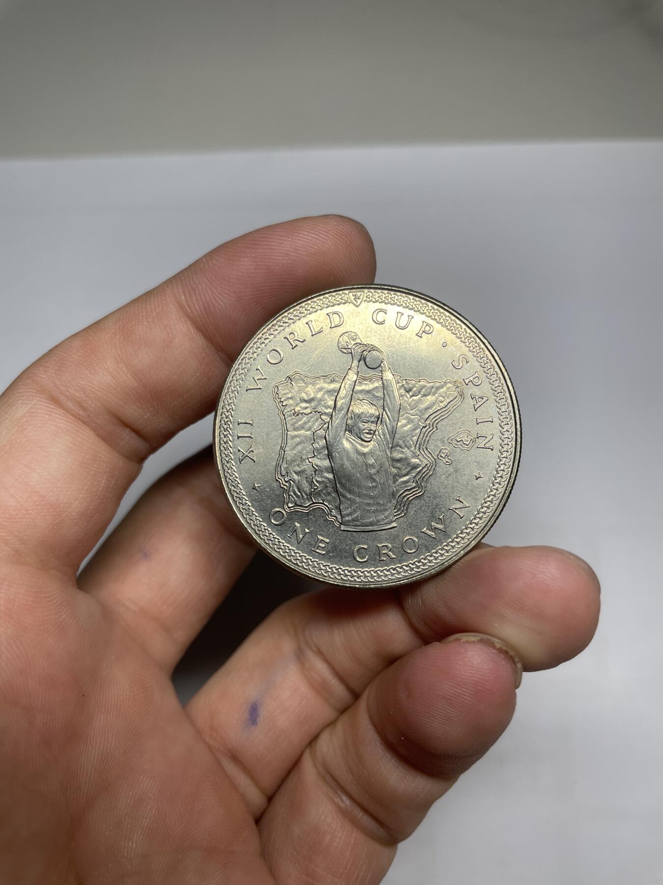 每日一拍，2024年集古藏今外币拍卖第十四期-第8场—（总第138拍），可以寄存60天，满160元包邮。 1982年马恩岛世界杯克朗纪念币03