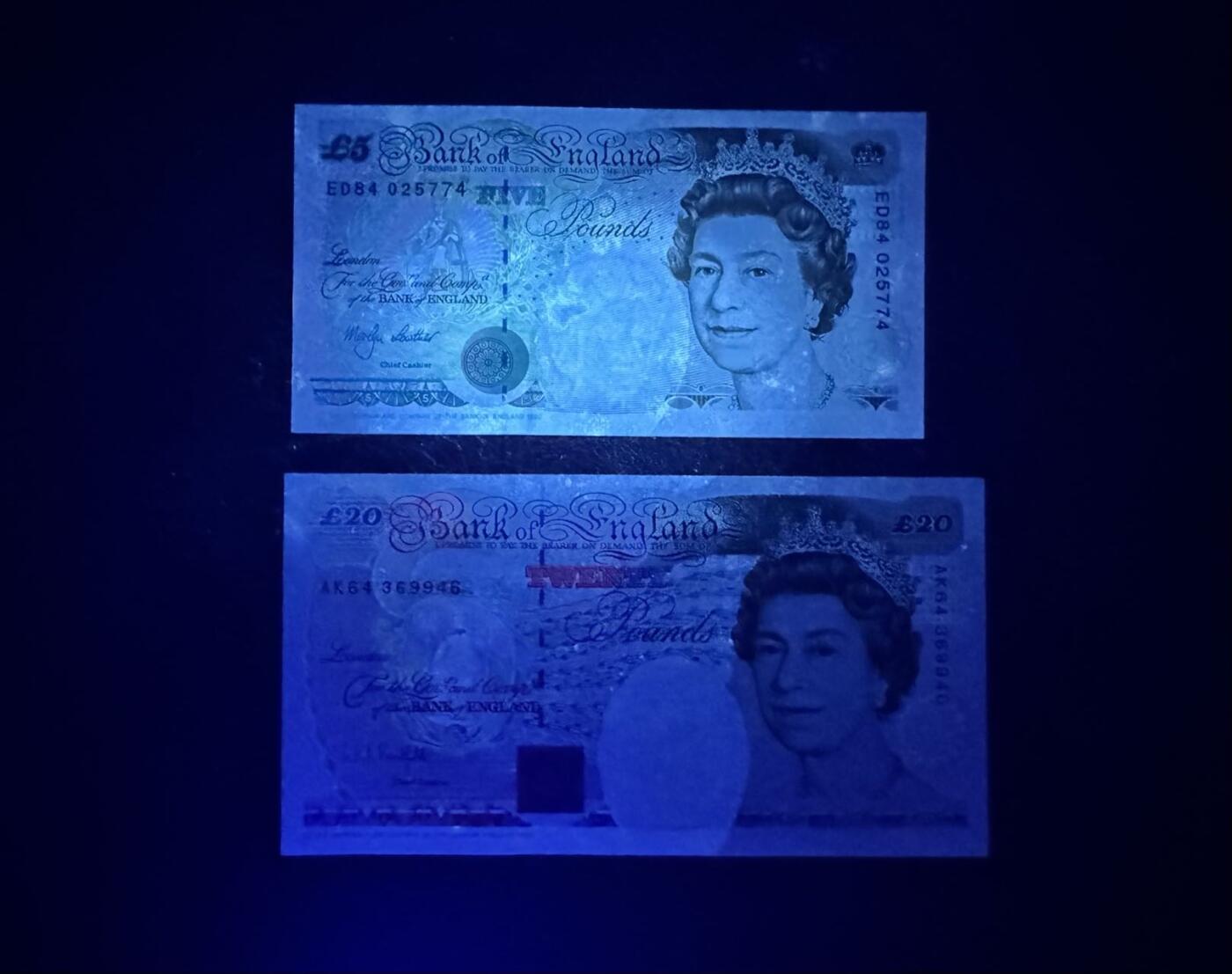 收藏联盟Quantum Auction 第375期拍卖  英国1992年版5-50镑 品相AU-到UNC-  细节如图 5镑为皇冠版