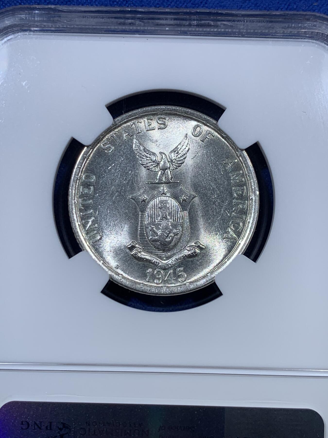《竞宝斋》第306场   周日，周一 2场连拍 （全场包邮） NGC MS63 热门品种 1945 美属菲律宾 50分银币 两面转光 女神和国徽的细节犀利 绝对低评 喜欢白币的不容错过