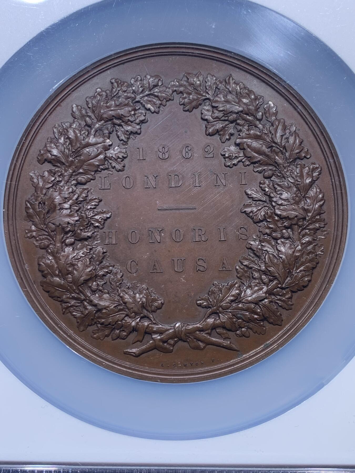 《竞宝斋》第306场   周日，周一 2场连拍 （全场包邮） NGC MS62BN 英国 1862年 首届世博会铜章 双面高浮雕 历史纪念意义重大 加厚大盒