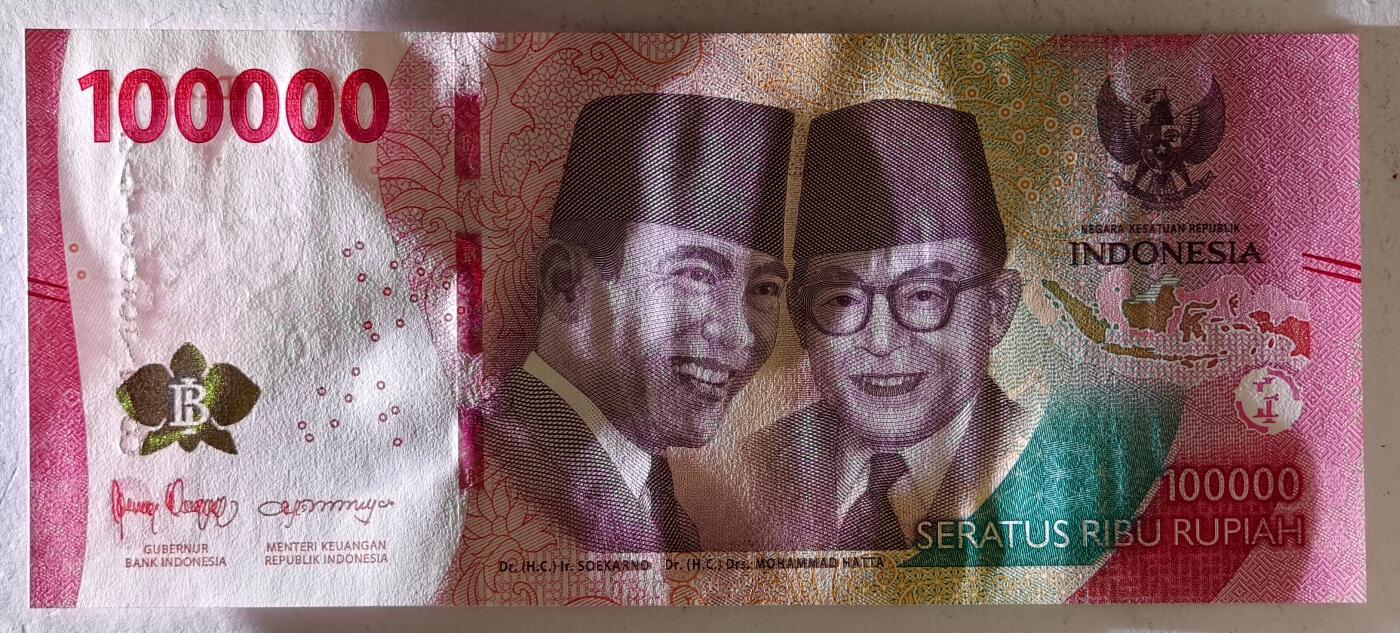 紫瑗钱币——第435期——纸币场 印度尼西亚 2022年 苏加诺和穆罕默德·哈达 100000卢比 UNC