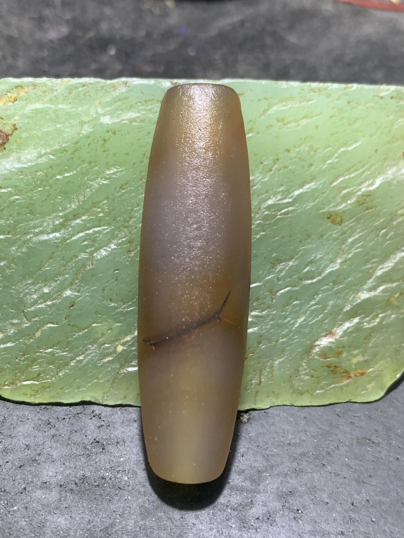 精美亚光高玉化巴西玛瑙手工俏色巧雕无相佛桶珠一个！