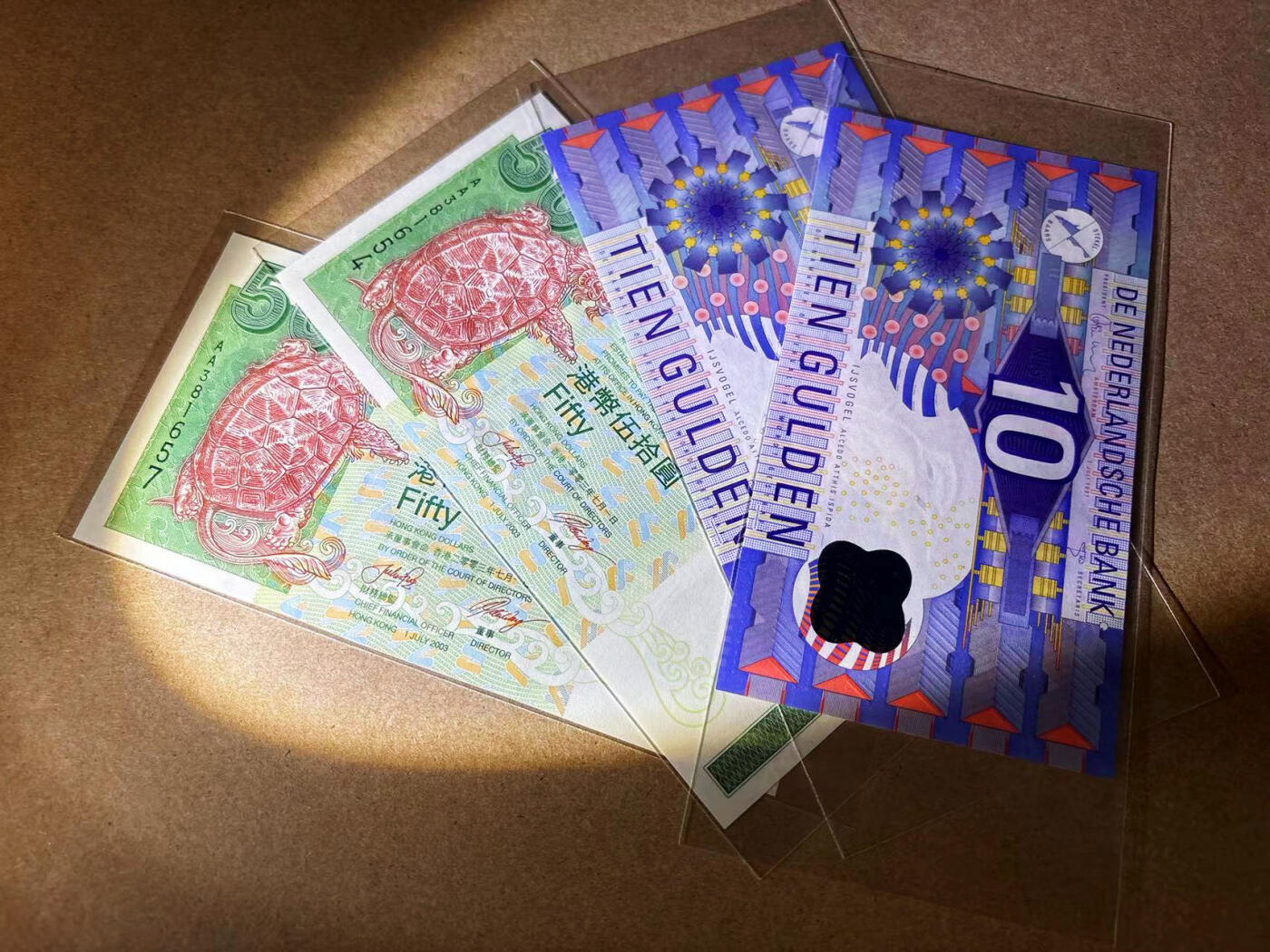 【Blue Auction】✨世界纸币精拍第542期【精】 【一组4张 含AA冠】香港 渣打 2003年50元&荷兰 10盾 小齿轮 全新UNC