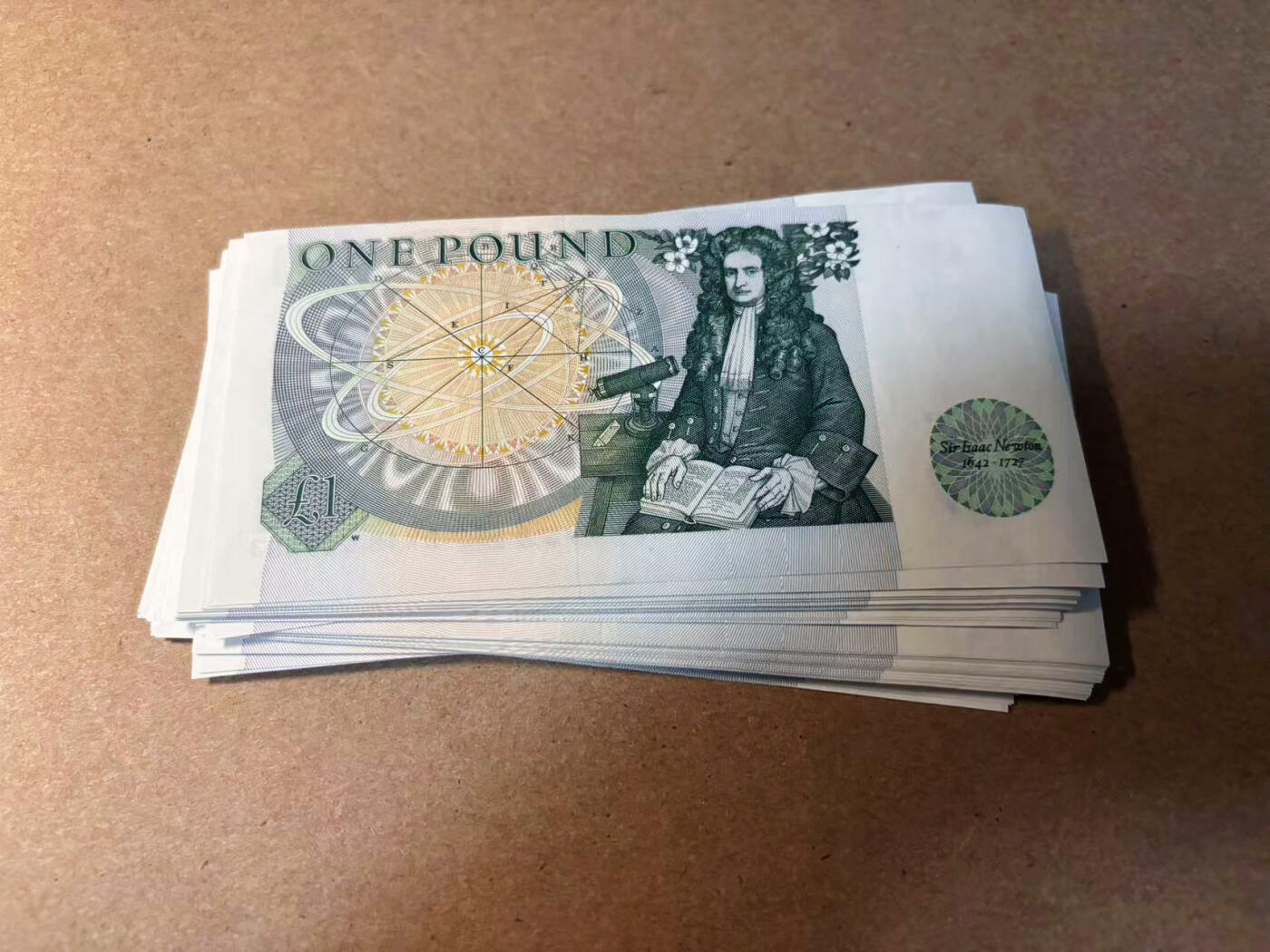 【Blue Auction】✨世界纸币精拍第542期【精】 【一组81张】英国 D序列1镑 全新UNC（不含555豹子号）