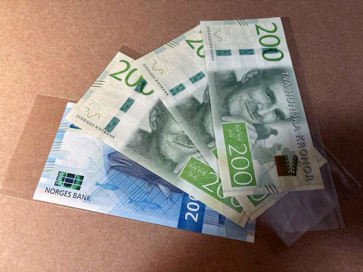 【Blue Auction】✨世界纸币精拍第542期【精】 【一组4张】挪威 2016年200克朗 无47&瑞典 新版200克朗 全新UNC