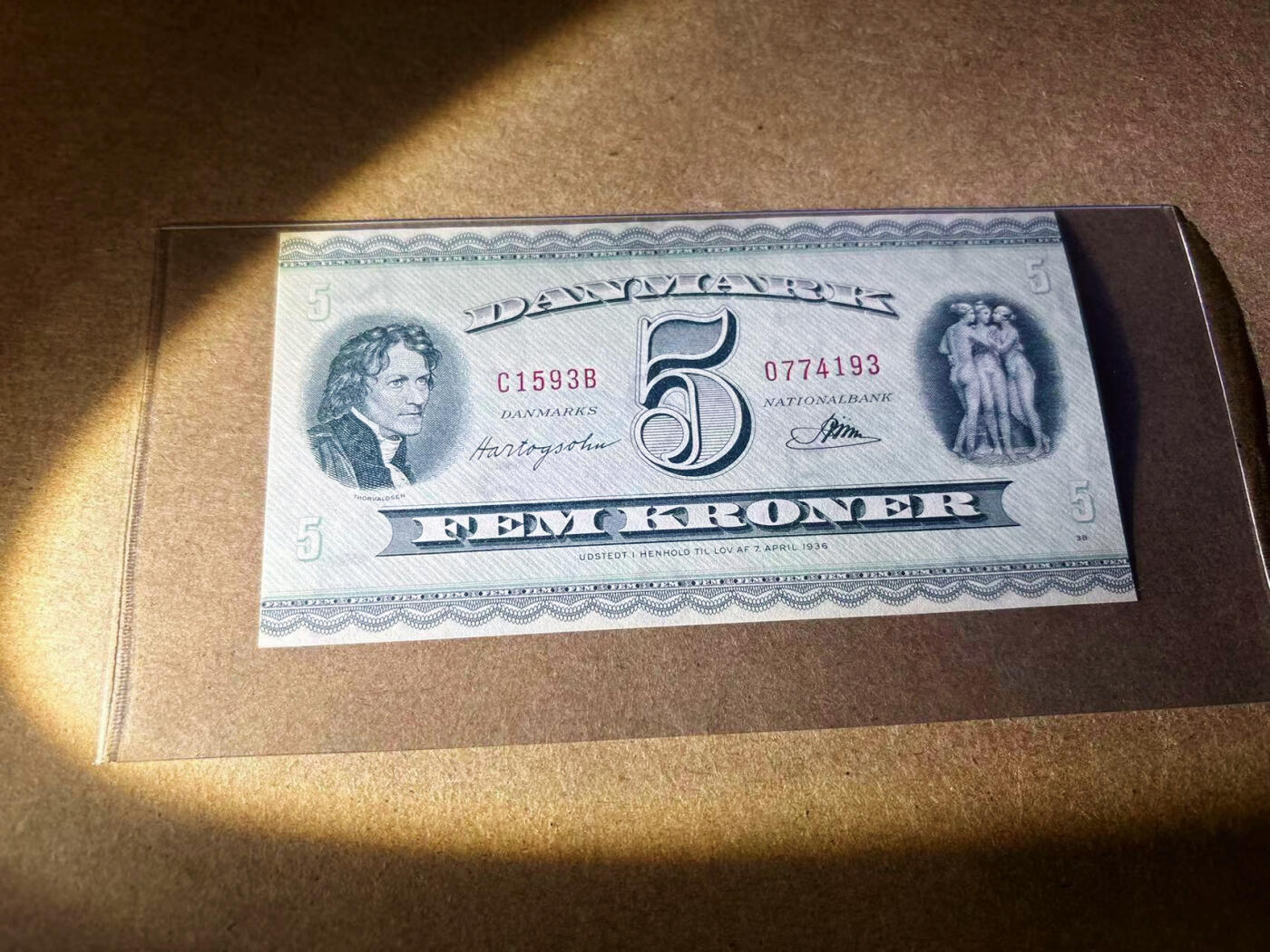 【Blue Auction】✨世界纸币精拍第542期【精】 丹麦 经典三裸女 5克朗 全新UNC