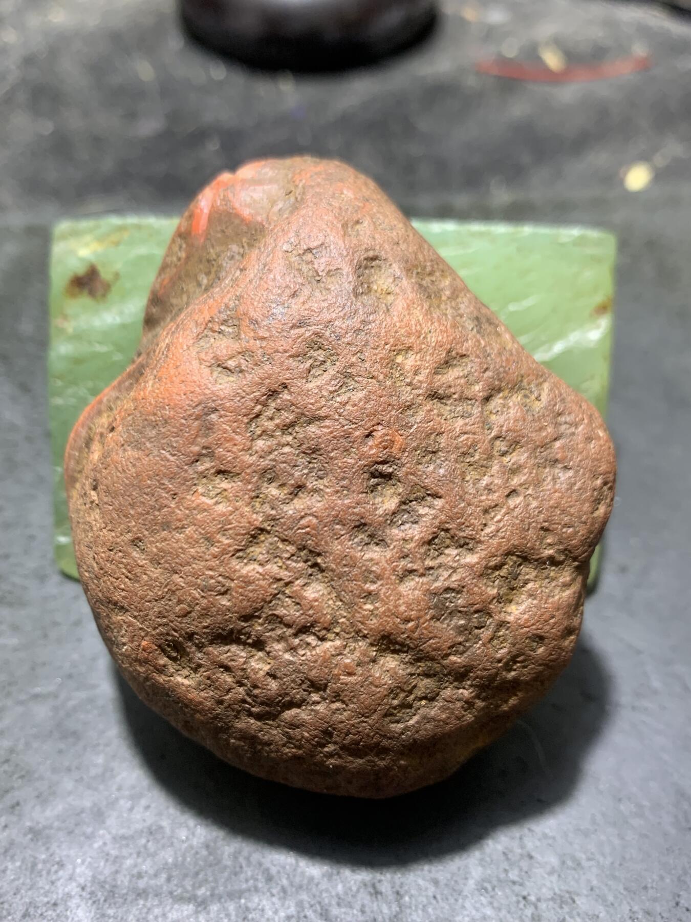 精美红皮开窗料南红玛瑙原石一颗，