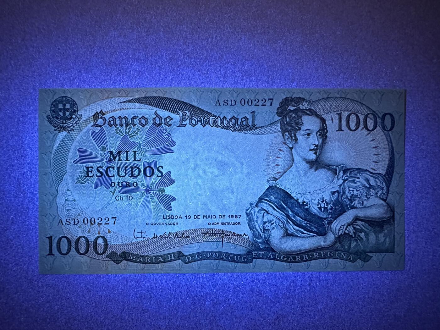 《张总收藏》167期-中秋外币高货特辑 葡萄牙1000埃斯库多 UNC 1967年 葡萄牙女王玛丽亚二世 百位小号无4