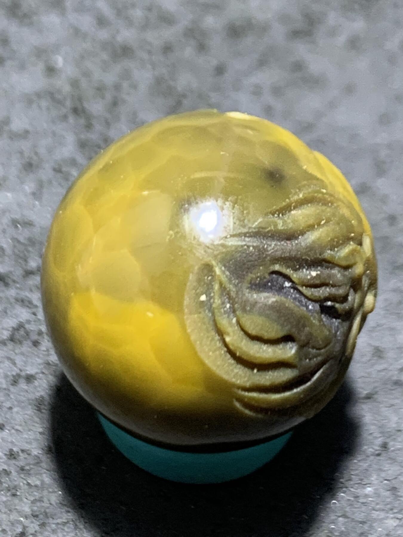 精美亚光战国红玛瑙手工俏色巧雕一念之间珠子一个，