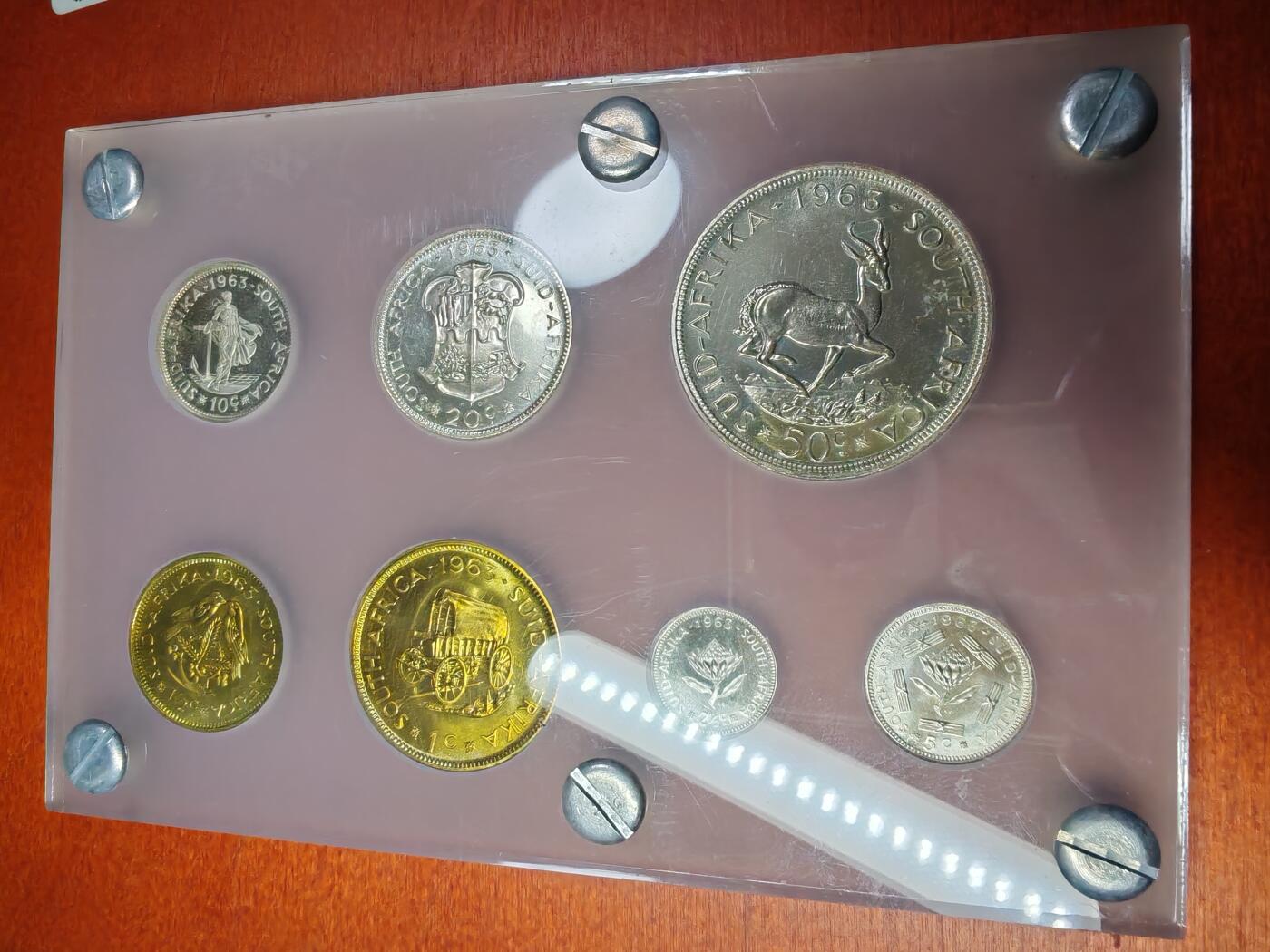 长老汇龙年精选第二十九场拍卖 1963南非精制币7枚水晶展盒装，2500套
