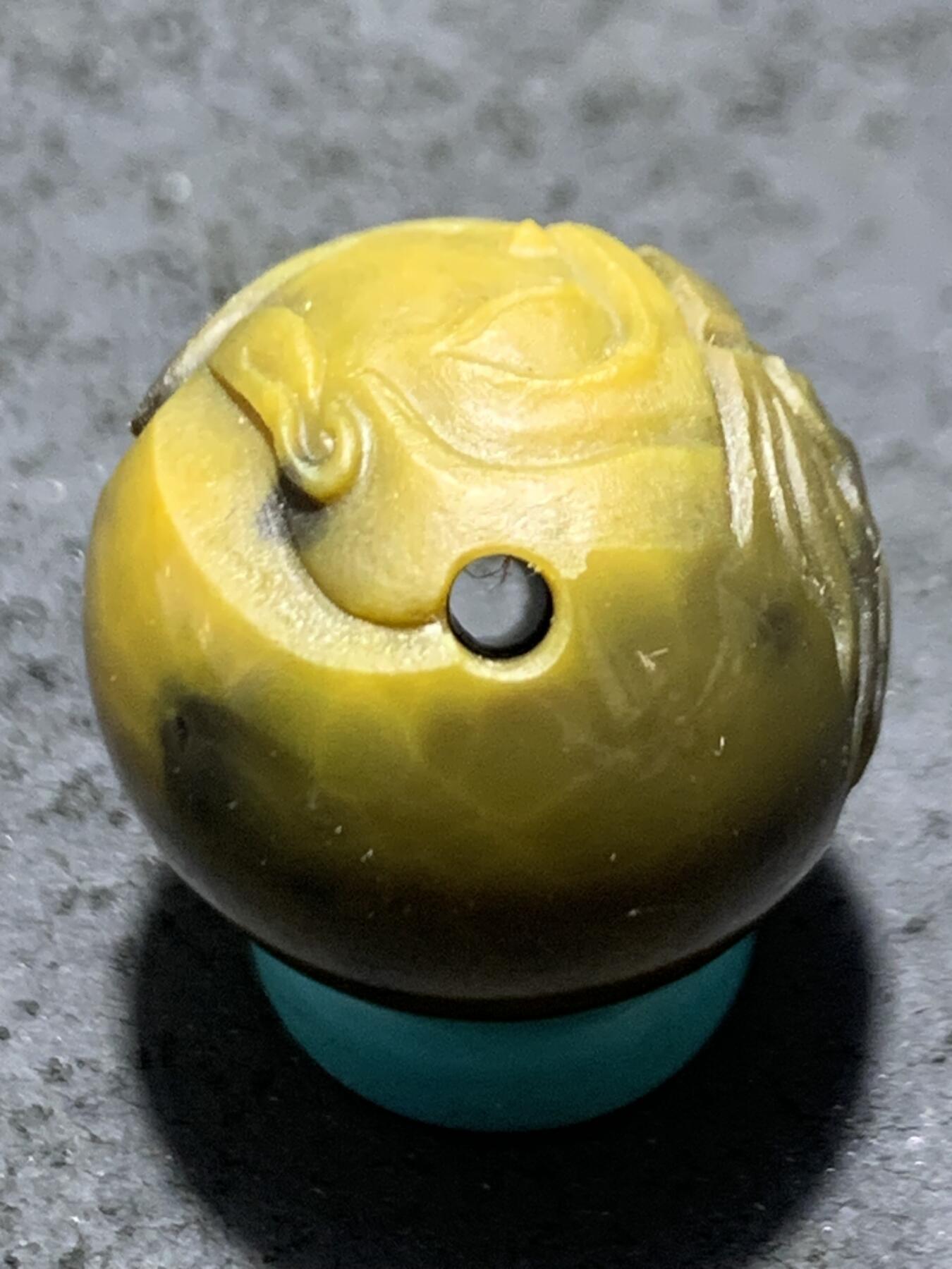 精美亚光战国红玛瑙手工俏色巧雕一念之间珠子一个，