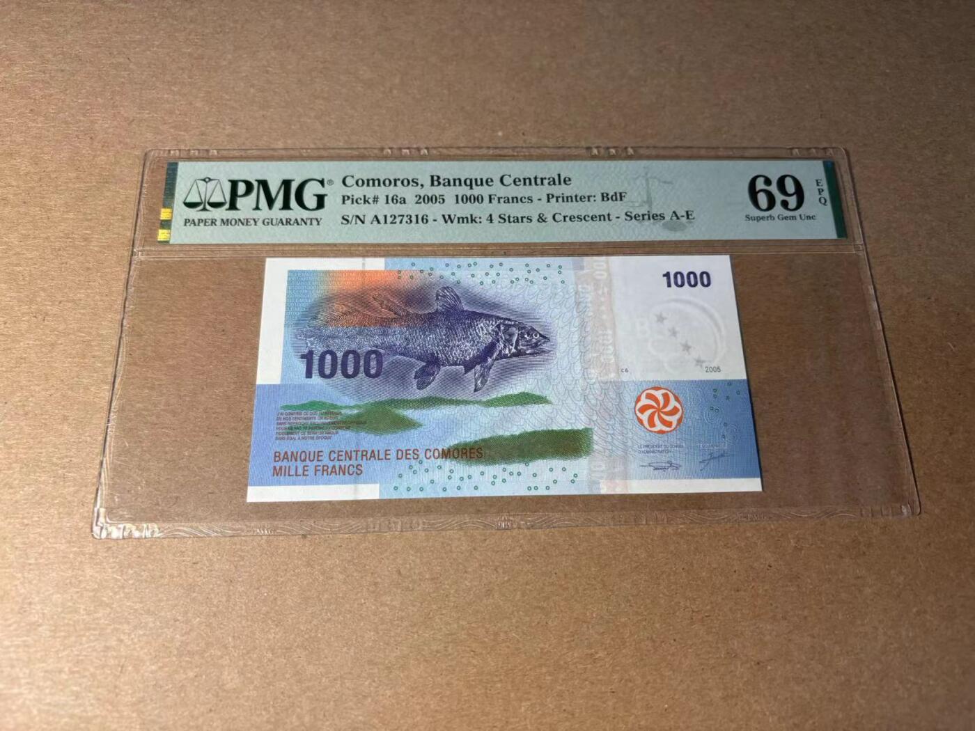 【Blue Auction】✨世界纸币精拍第543期【精】 【A冠获奖钞】科摩罗 2005年1000法郎 PMG69EPQ 近满分