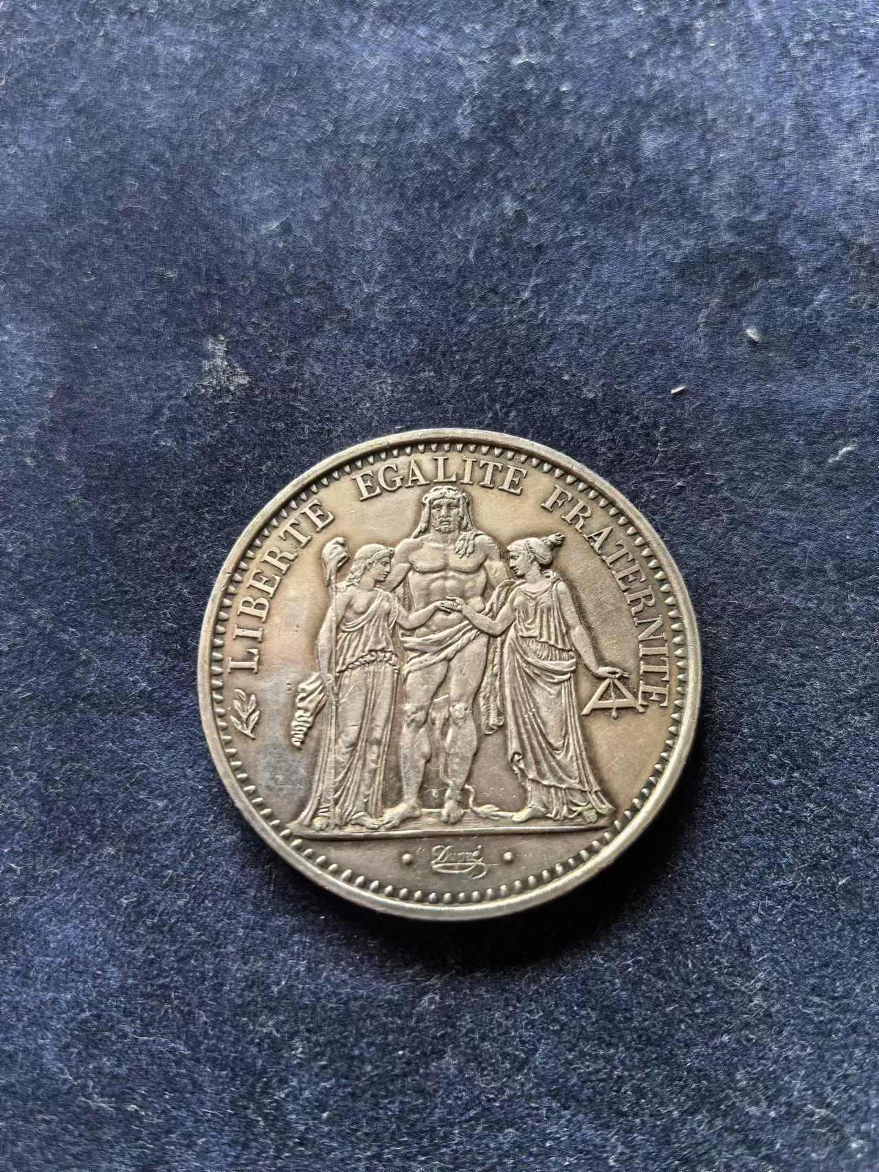 外国币章第二十五期 1967年10法郎重25g