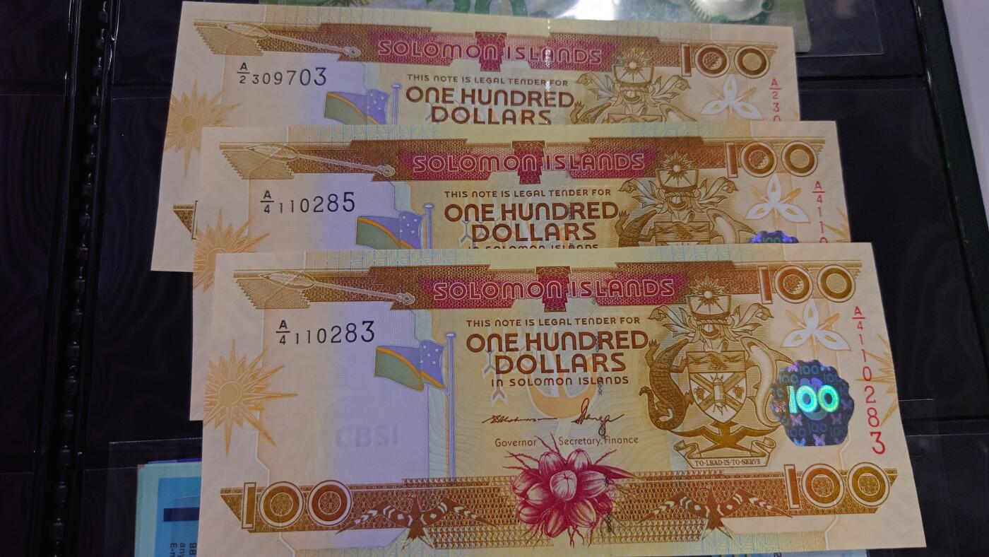 所罗门群岛100元 全新UNC (如需选冠号的请联系说明)