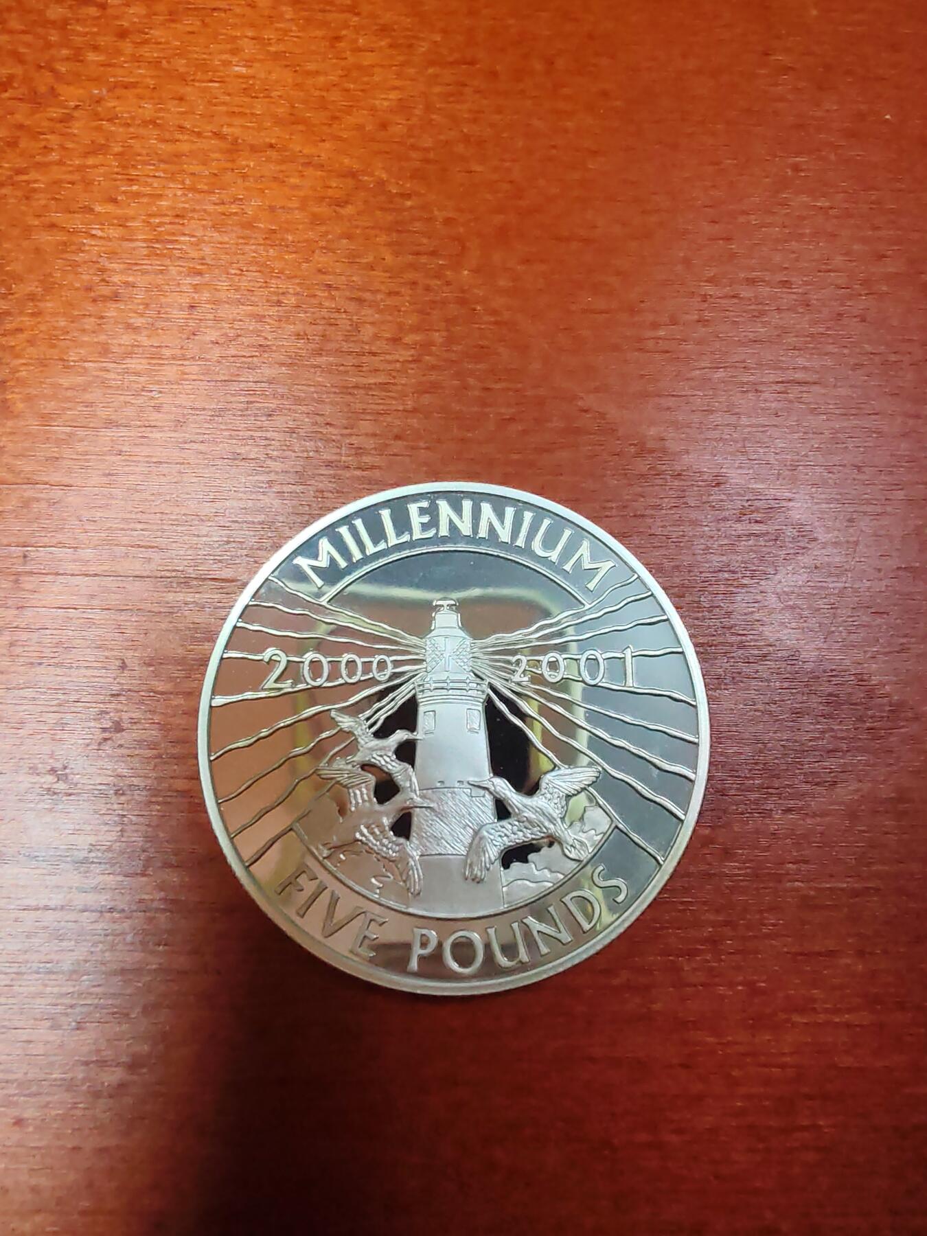 长老汇龙年精选第二十九场拍卖 2000奥尔德尼千禧年5镑精制银币，2万枚，28.28克925银