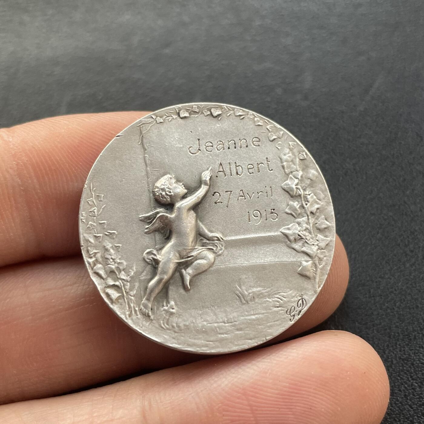 「木头集藏」中秋精品专场！ 1915年法国婚礼银章  直径：30 mm，10.6 g，边铭：菱形厂标 ARGENT野猪头银标 950/1000，少见婚章，品相不错。
