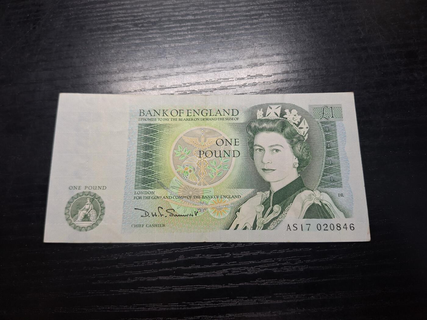 博彦收藏9月20日晚上8点 钱币专场 英国女皇一镑85品