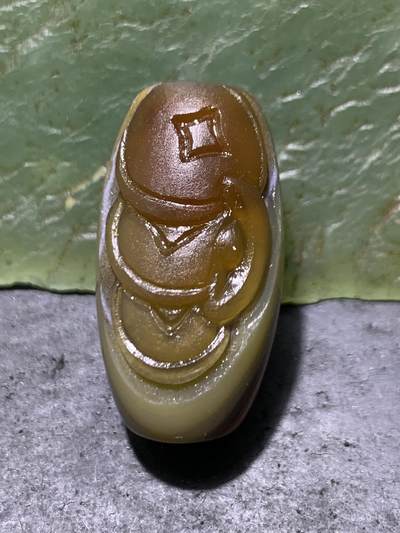 精美亚光高玉化巴西玛瑙手工俏色巧雕钱币元宝随形桶珠一个！ - 精美亚光高玉化巴西玛瑙手工俏色巧雕钱币元宝随形桶珠一个！