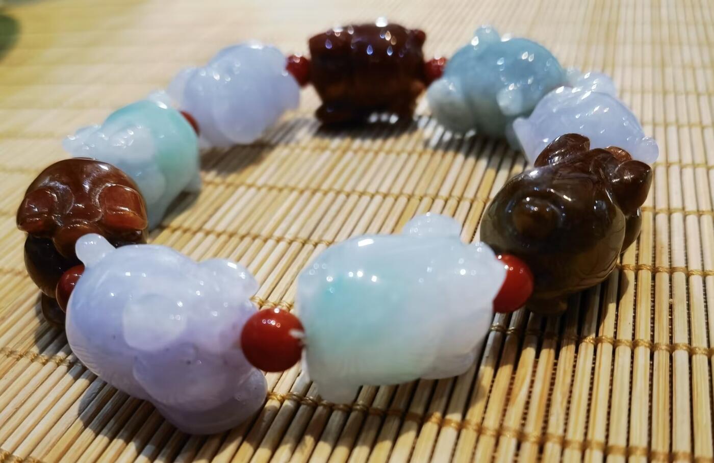 纯天然A货翡翠多宝福猪手串男款