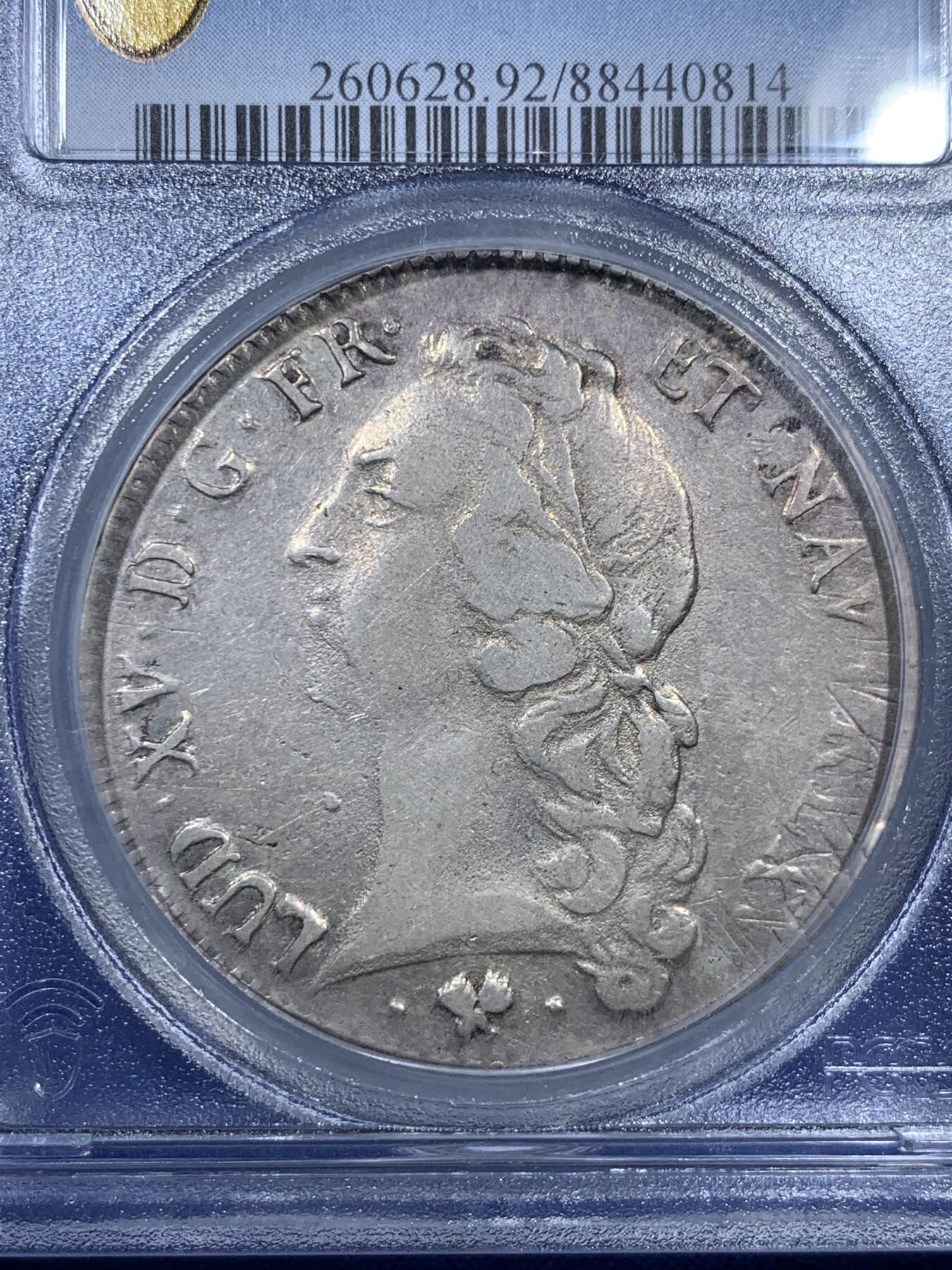 《竞宝斋》第307场   周日，周一,周二 3场连拍 （全场包邮） PCGS VFD 1761年法国路易十五埃居 老年版，这个版本工艺粗糙，弱打、大量减重痕极其常见，此枚仅边缘有轻微减重痕，非常难得